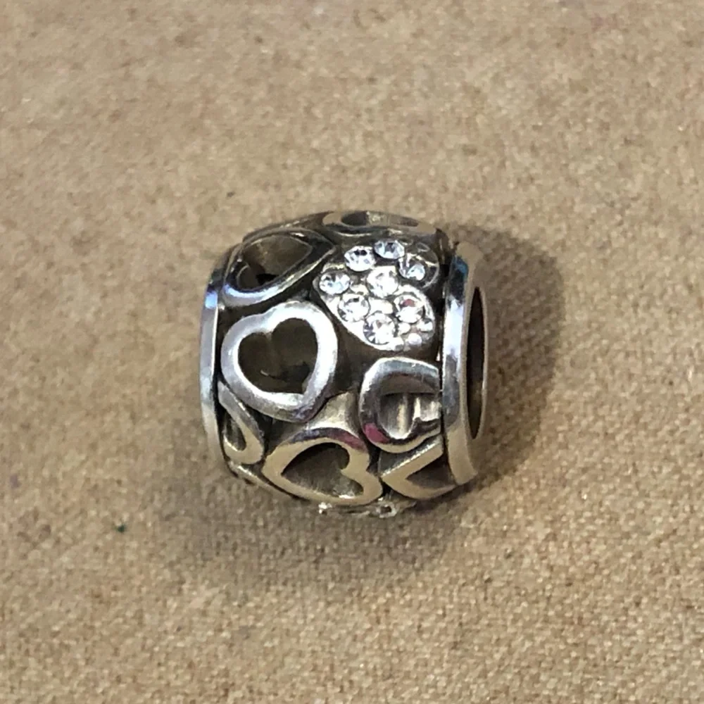 🆕Listing! Brighton Love Heart bead with open hearts & crystal hearts Retired